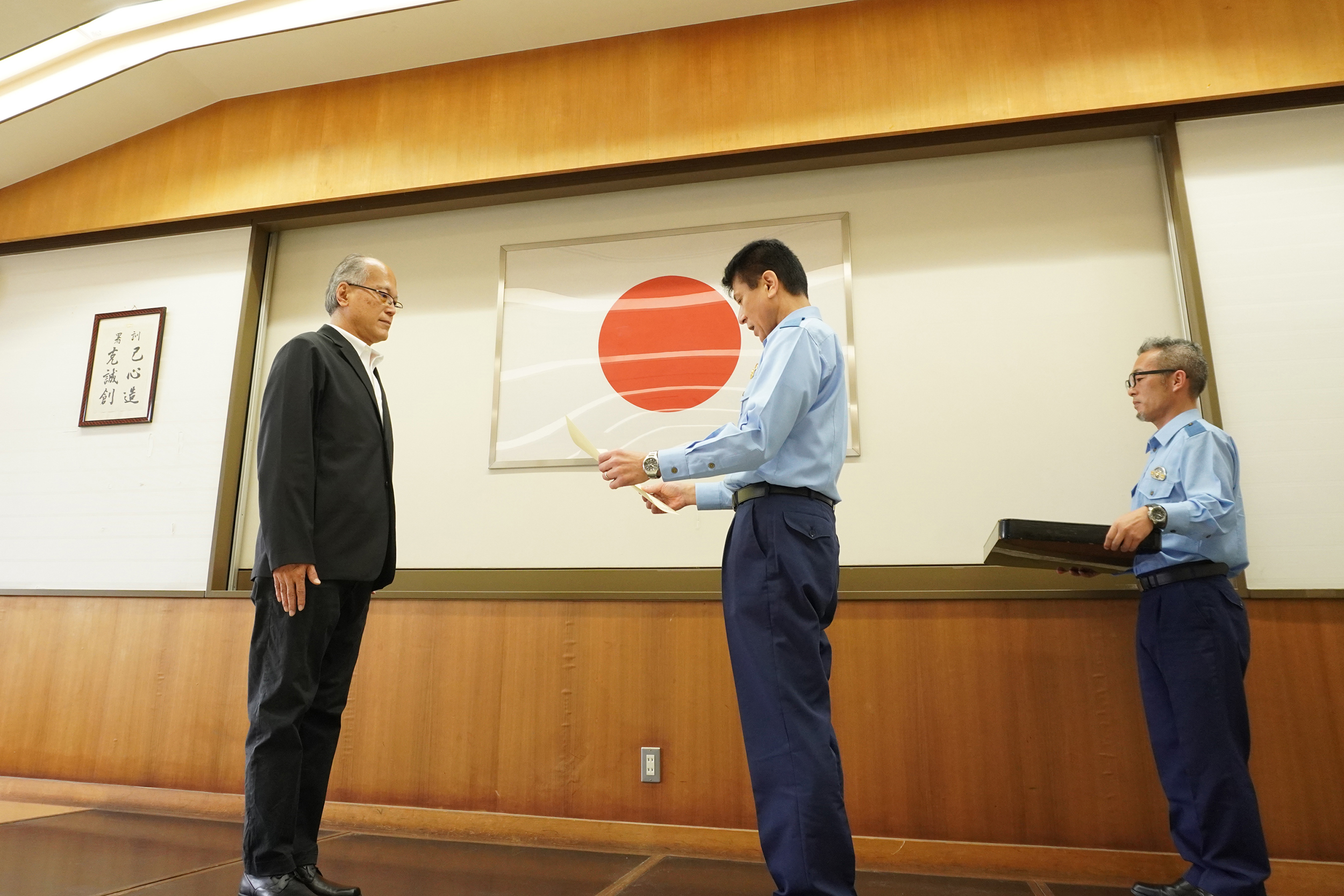 藤井署長と記念撮影